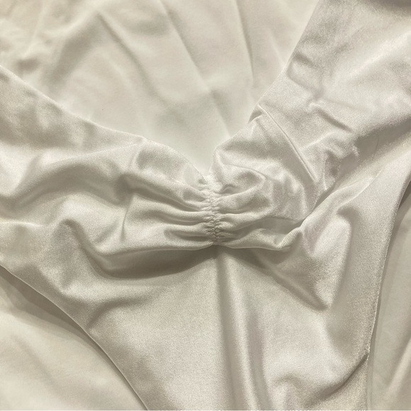 l*space Elegant White Cutout Sierra One Piece Swimsuit - Picture 11 of 16